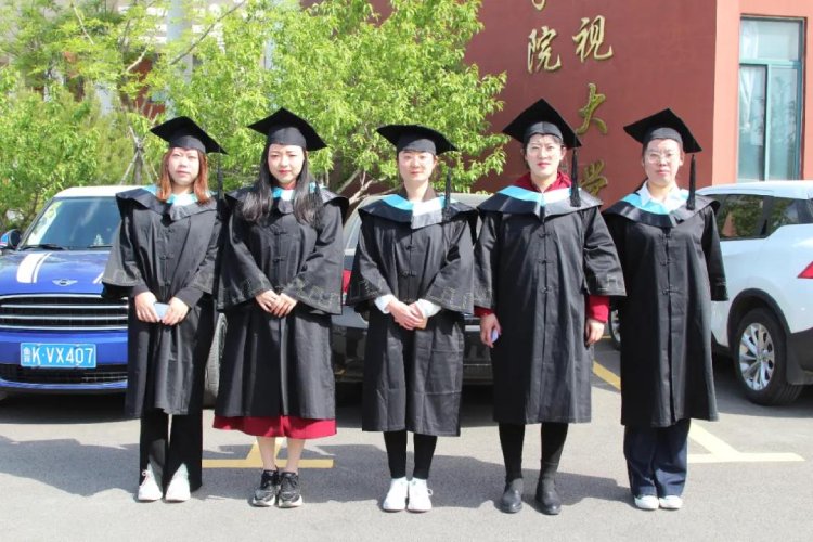 同类内容老师们早早来到乐天堂电子在线